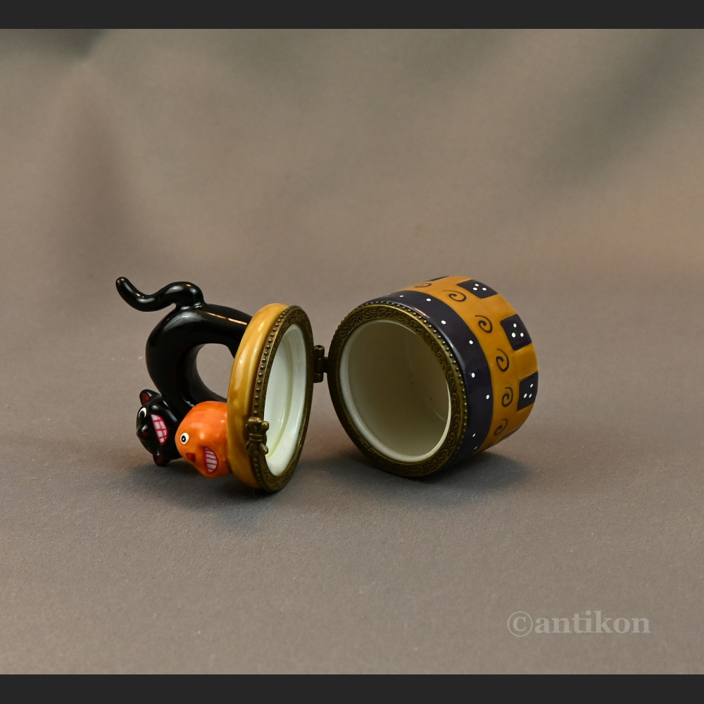 Puzderko porcelanowe kot 