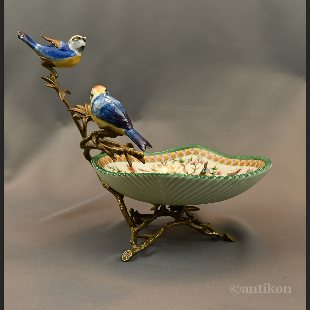 Patera secesyjna z ptaszkami 