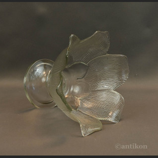 Szklana cukiernica na nóżce 