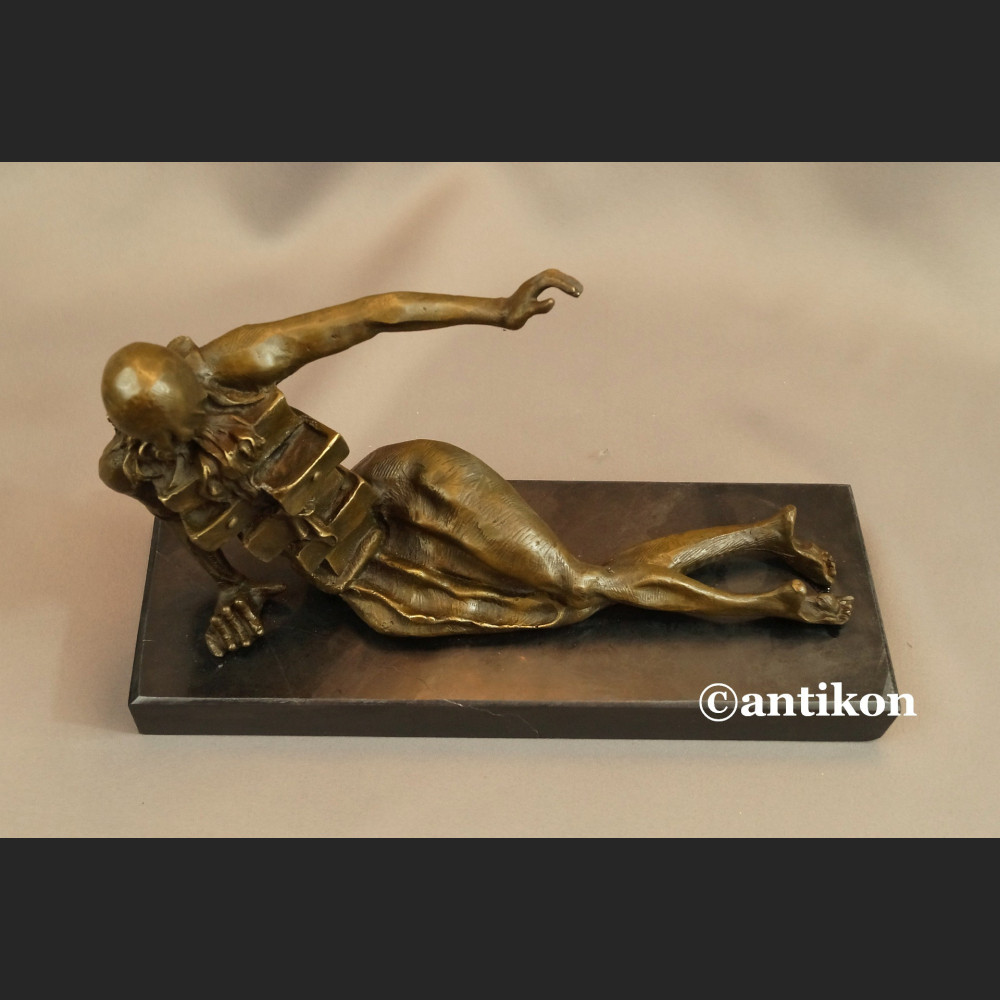 Salvador Dali rzeźba Szafa antropomorficzna 