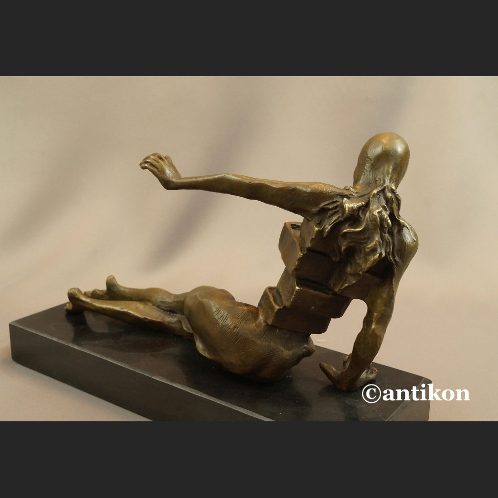 Salvador Dali rzeźba Szafa antropomorficzna 