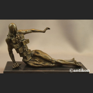 Salvador Dali rzeźba Szafa antropomorficzna 