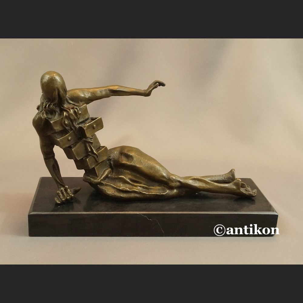 Salvador Dali rzeźba Szafa antropomorficzna 