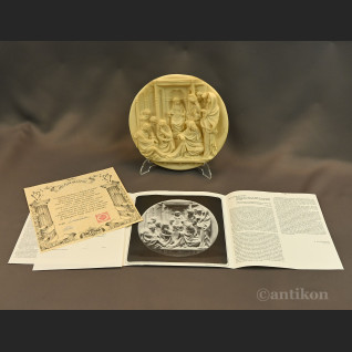 Relief alabastrowy święty 