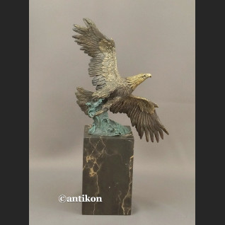 Orzeł rzeźba z brązu na prezent do gabinetu Orzeł rzeźba z brązu na prezent do gabinetu