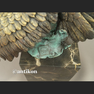 Orzeł rzeźba z brązu na prezent do gabinetu Orzeł rzeźba z brązu na prezent do gabinetu