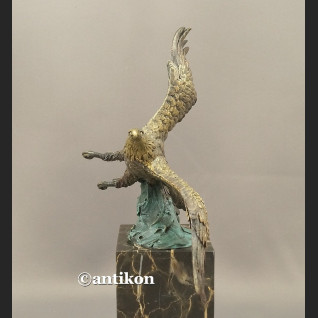 Orzeł rzeźba z brązu na prezent do gabinetu Orzeł rzeźba z brązu na prezent do gabinetu