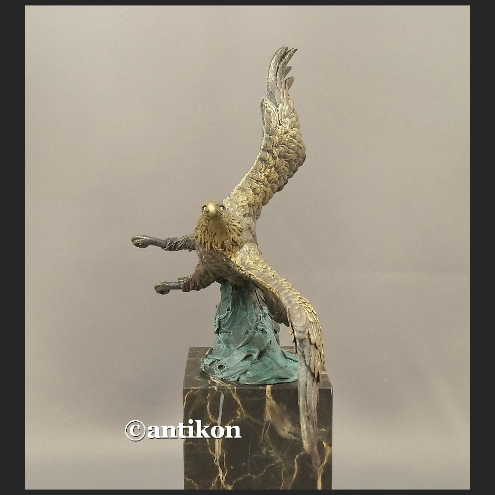 Orzeł rzeźba z brązu na prezent do gabinetu Orzeł rzeźba z brązu na prezent do gabinetu