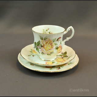 Angielski serwis do herbaty w róże 