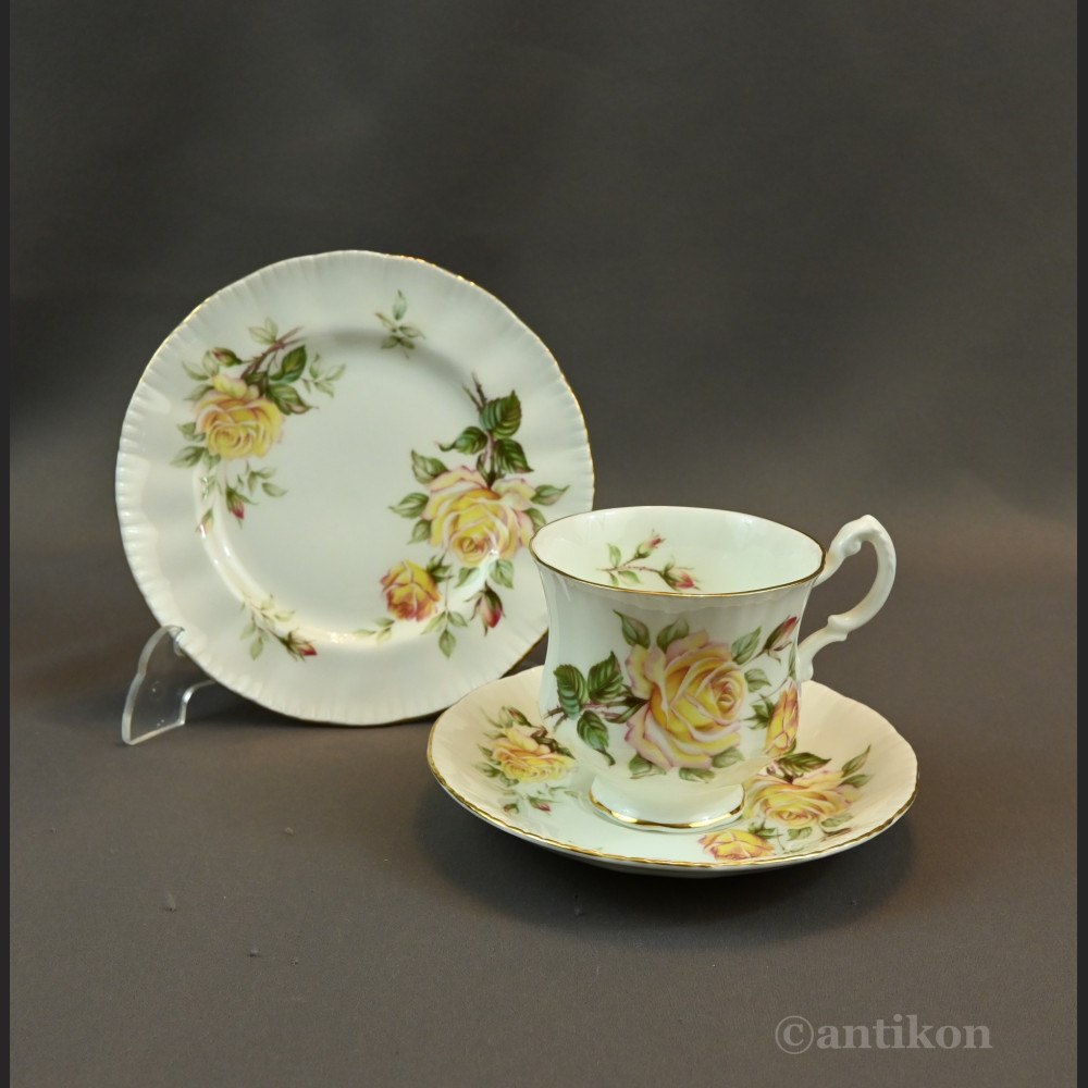 Angielski serwis do herbaty w róże 