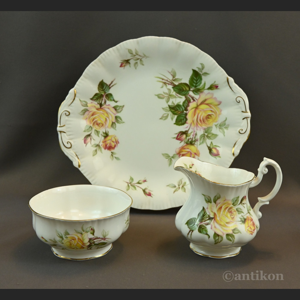 Angielski serwis do herbaty w róże 