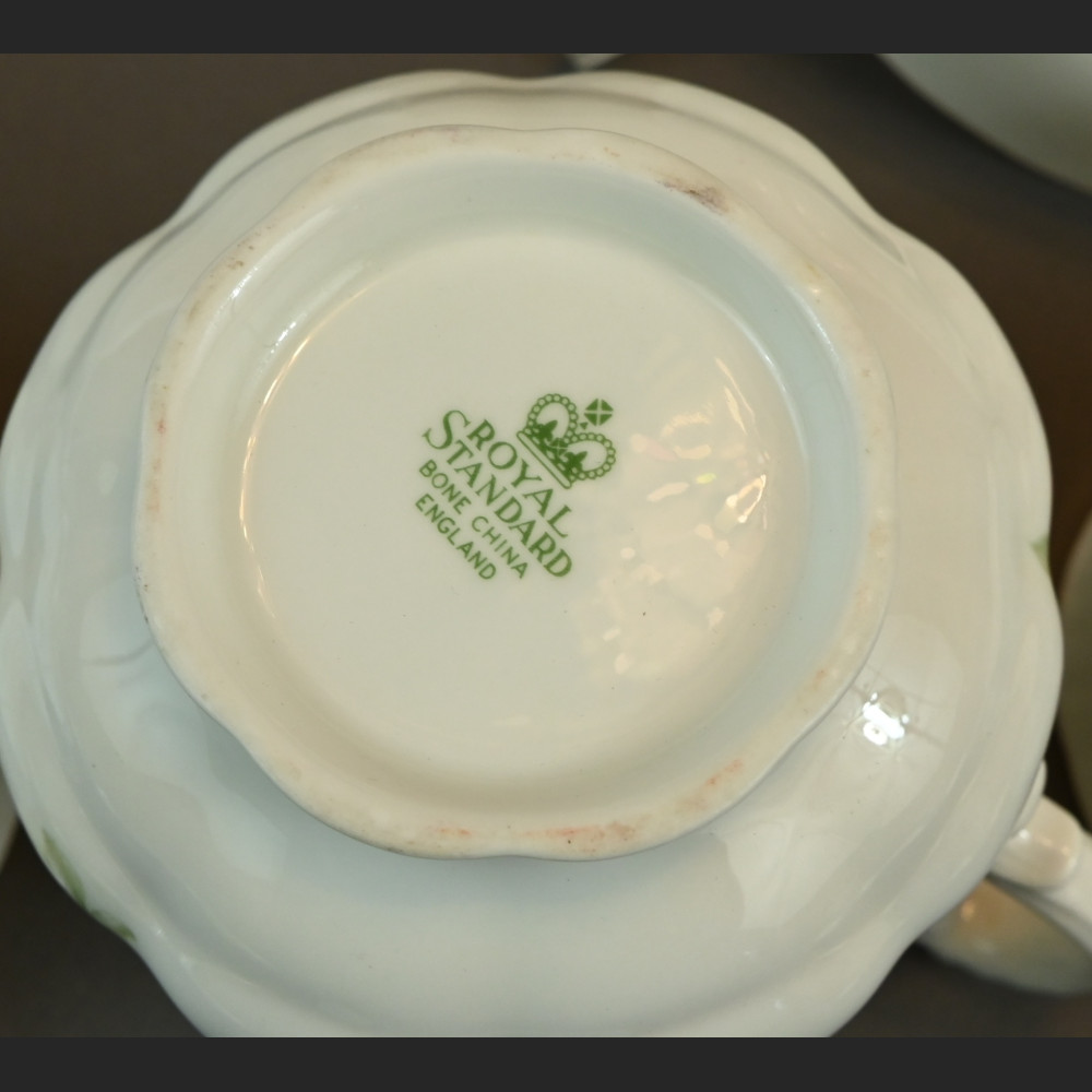 Angielski serwis do herbaty w róże 