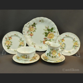 Angielski serwis do herbaty w róże 