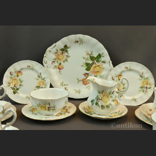 Angielski serwis do herbaty w róże 