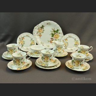 Angielski serwis do herbaty w róże 