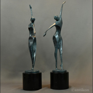 Para tancerzy modernistyczne rzeźby 