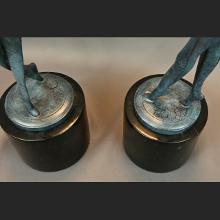 Para tancerzy modernistyczne rzeźby 