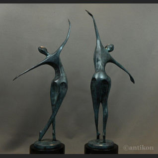 Para tancerzy modernistyczne rzeźby 
