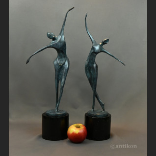 Para tancerzy modernistyczne rzeźby 