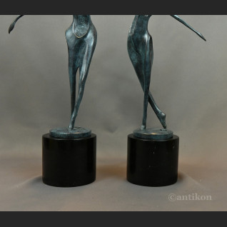 Para tancerzy modernistyczne rzeźby 