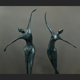 Para tancerzy modernistyczne rzeźby 