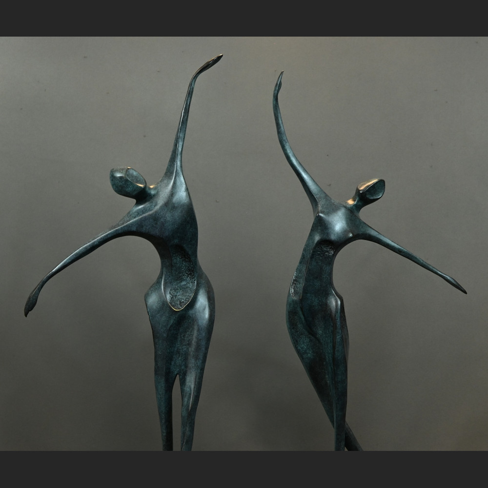 Para tancerzy modernistyczne rzeźby 