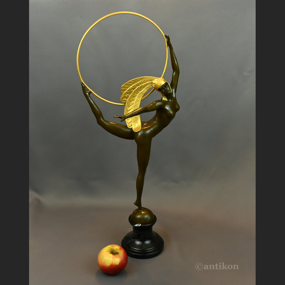 Rzeźba Tancerka w złotym pióropuszu art deco 