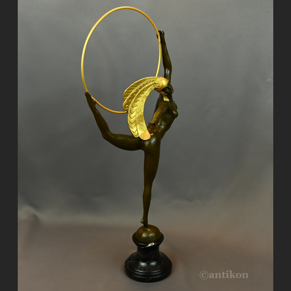 Rzeźba Tancerka w złotym pióropuszu art deco 