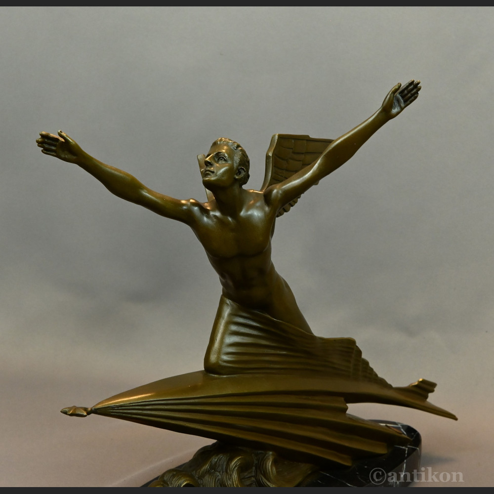 Rzeźba Aviator prezent dla pilota  Rzeźba Aviator prezent dla pilota