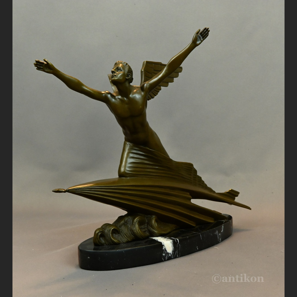 Rzeźba Aviator prezent dla pilota  Rzeźba Aviator prezent dla pilota