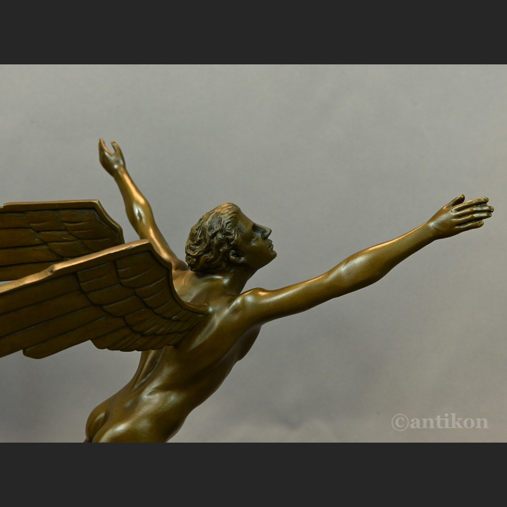 Rzeźba Aviator prezent dla pilota  Rzeźba Aviator prezent dla pilota