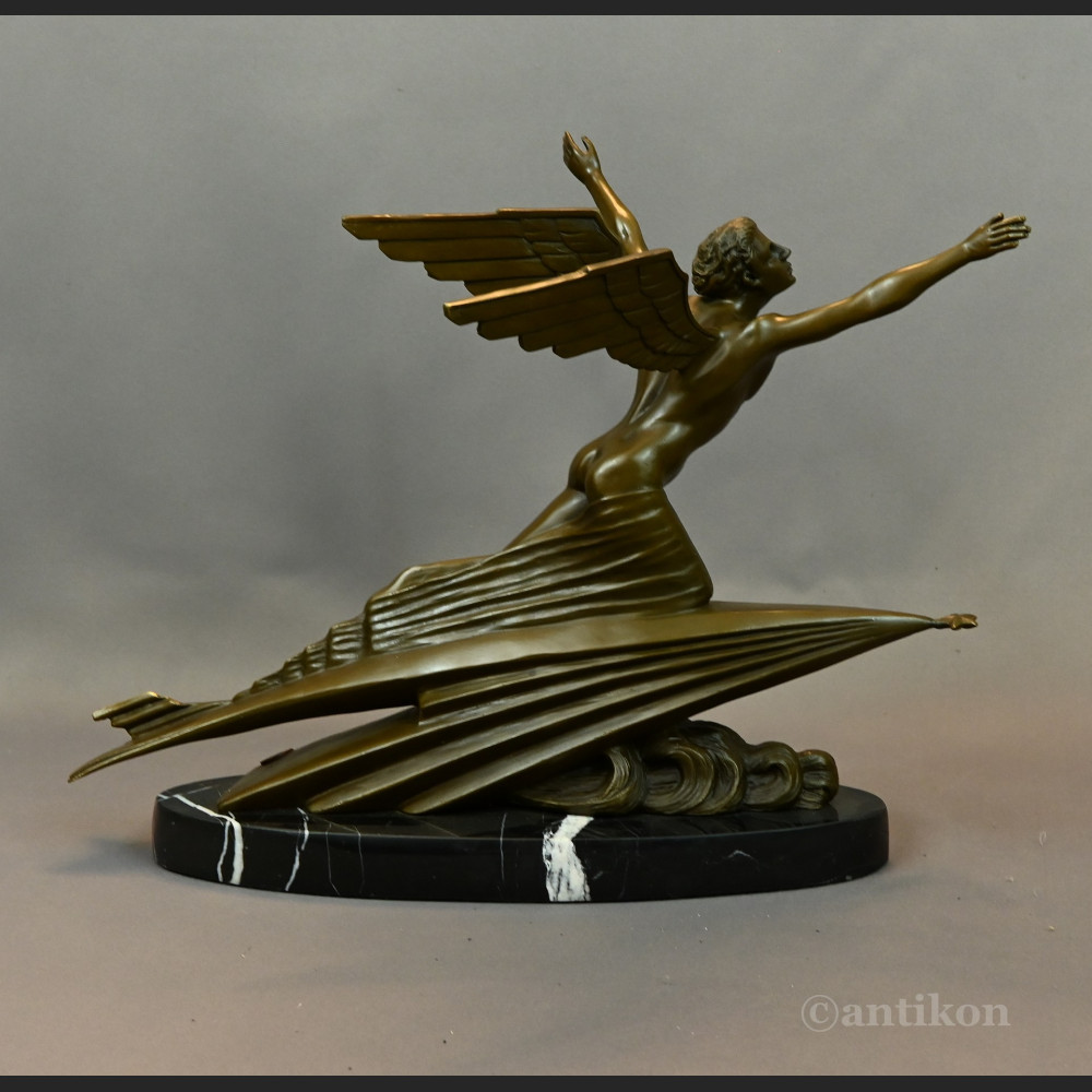 Rzeźba Aviator prezent dla pilota  Rzeźba Aviator prezent dla pilota