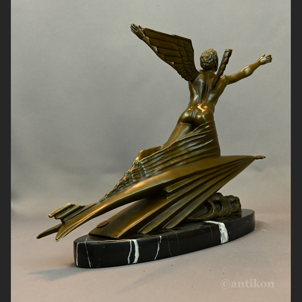 Rzeźba Aviator prezent dla pilota  Rzeźba Aviator prezent dla pilota