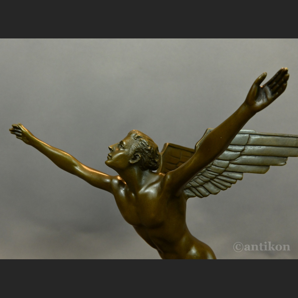 Rzeźba Aviator prezent dla pilota  Rzeźba Aviator prezent dla pilota