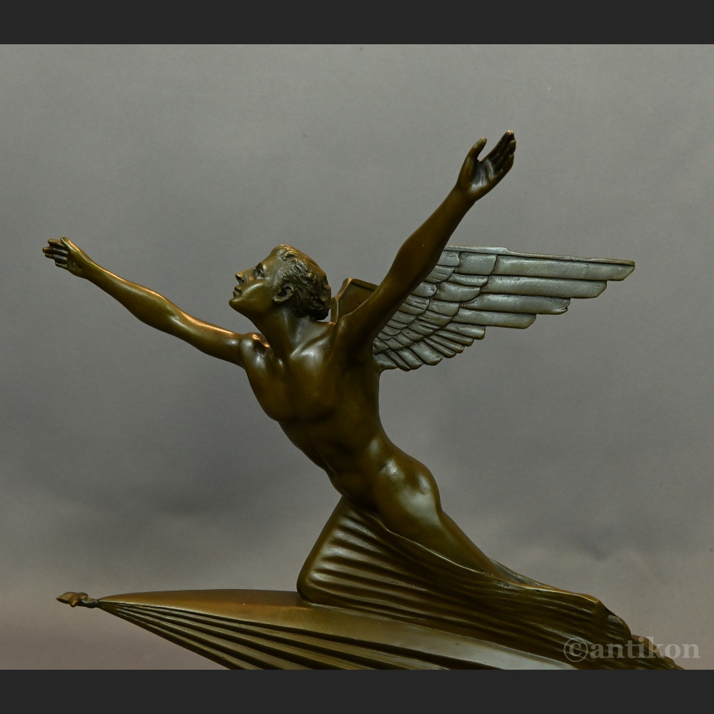 Rzeźba Aviator prezent dla pilota  Rzeźba Aviator prezent dla pilota