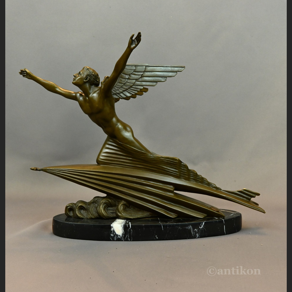 Rzeźba Aviator prezent dla pilota  Rzeźba Aviator prezent dla pilota