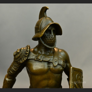 Figura gladiator z brązu prezent 