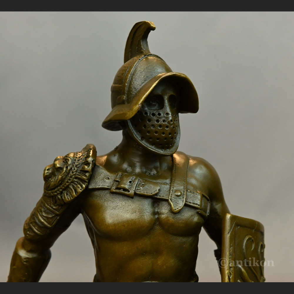 Figura gladiator z brązu prezent 