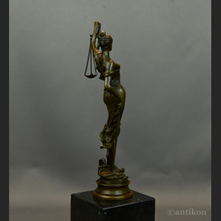 Temida rzeźba prezent dla prawnika Temida rzeźba prezent dla prawnika