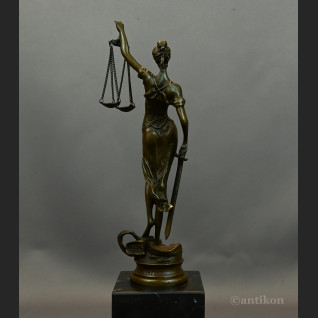 Temida rzeźba prezent dla prawnika Temida rzeźba prezent dla prawnika