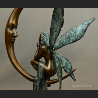 Piękny elf pokaźna figura z brązu  Piękny elf pokaźna figura z brązu