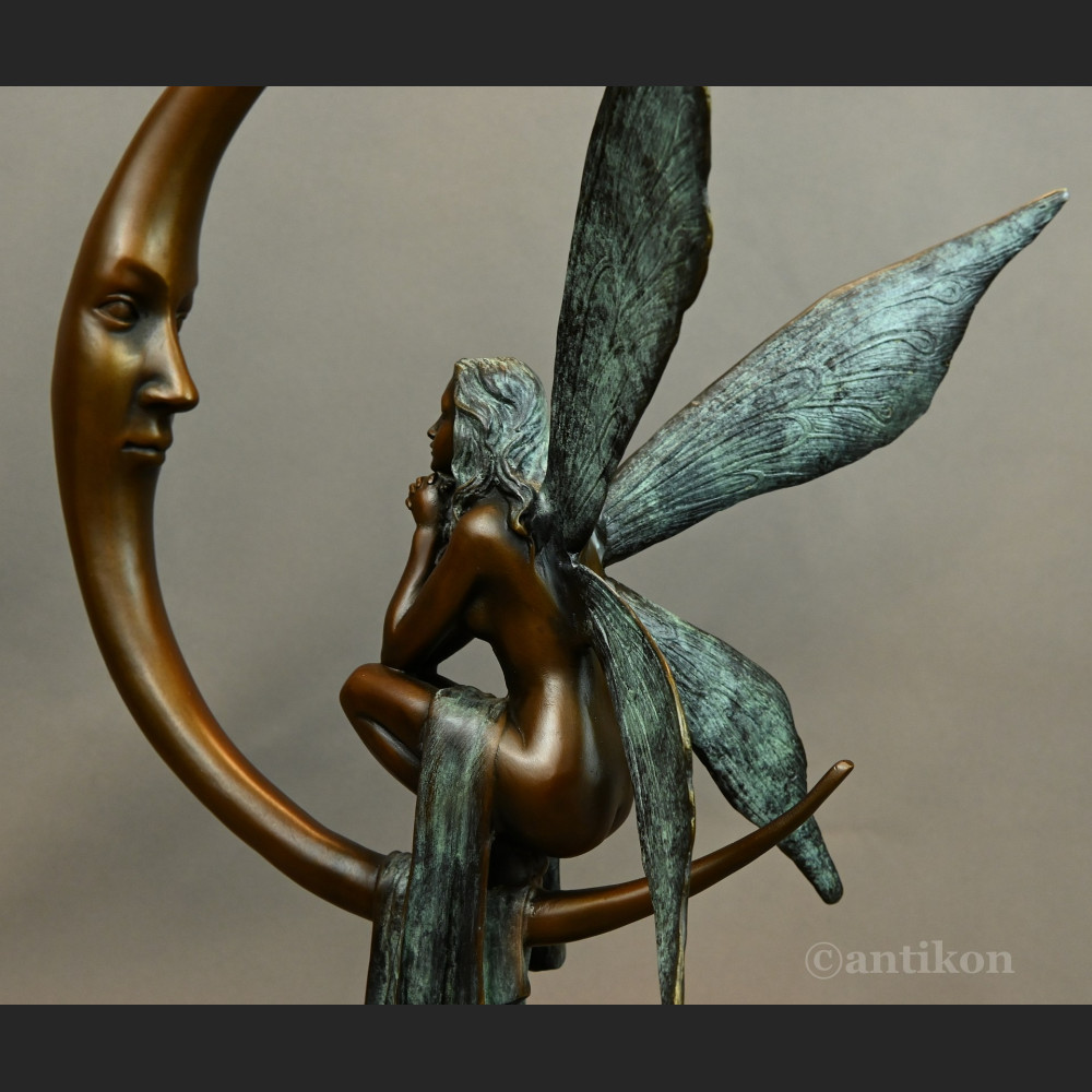 Piękny elf pokaźna figura z brązu  Piękny elf pokaźna figura z brązu