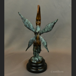 Piękny elf pokaźna figura z brązu  Piękny elf pokaźna figura z brązu