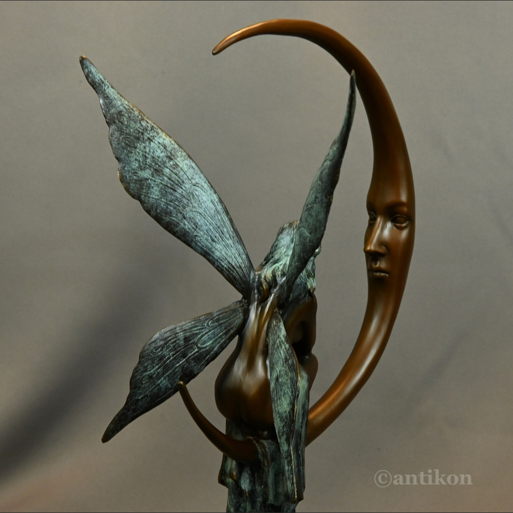 Piękny elf pokaźna figura z brązu  Piękny elf pokaźna figura z brązu