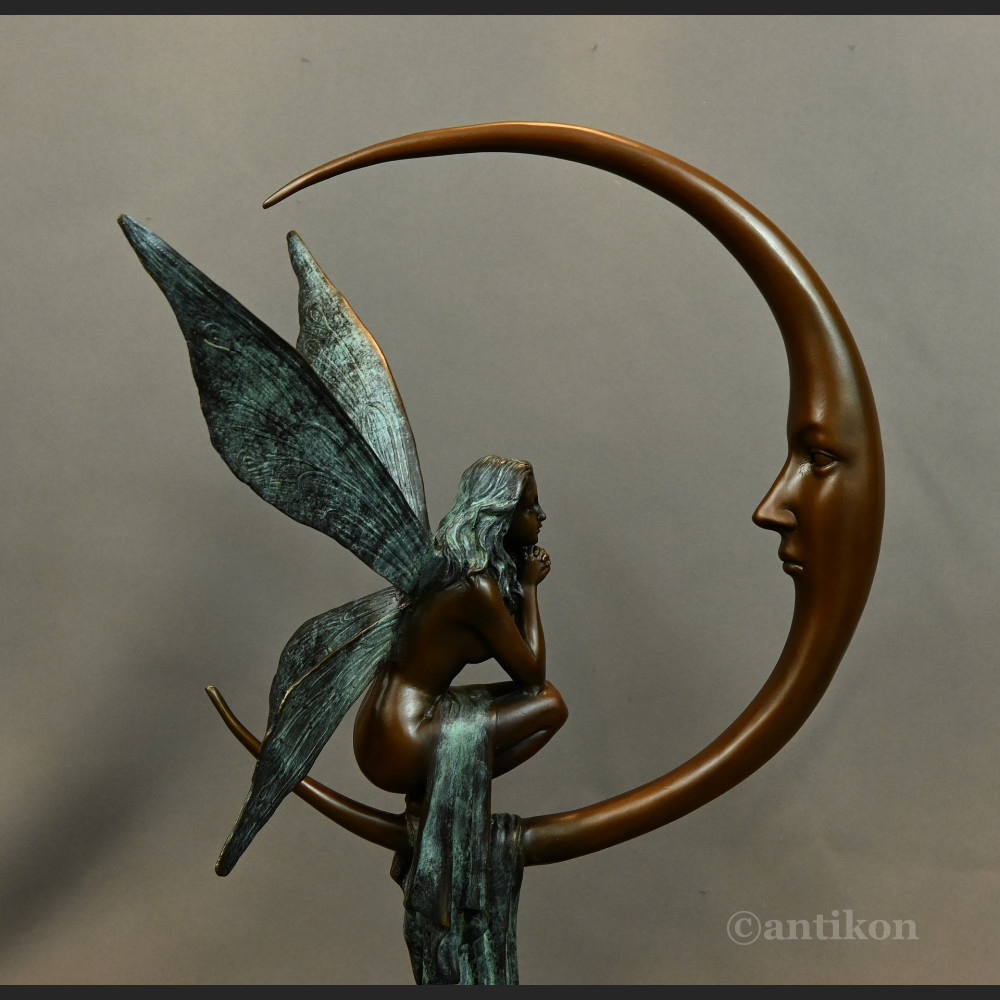 Piękny elf pokaźna figura z brązu  Piękny elf pokaźna figura z brązu