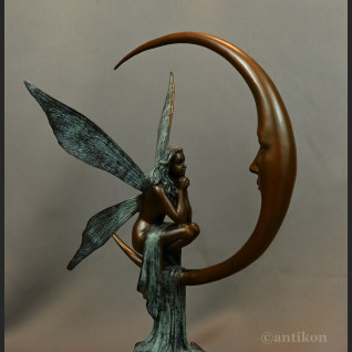 Piękny elf pokaźna figura z brązu  Piękny elf pokaźna figura z brązu