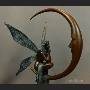 Piękny elf pokaźna figura z brązu  Piękny elf pokaźna figura z brązu