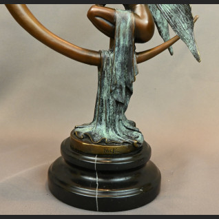 Piękny elf pokaźna figura z brązu  Piękny elf pokaźna figura z brązu