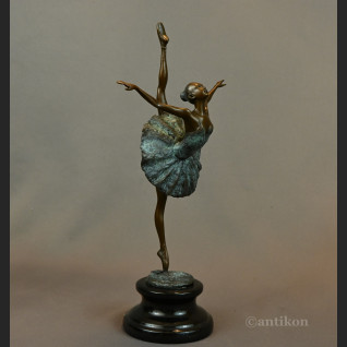 Rzeźba z brązu baletnica na prezent 
