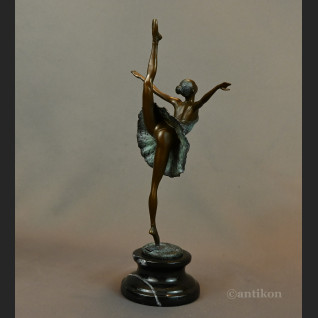 Rzeźba z brązu baletnica na prezent 